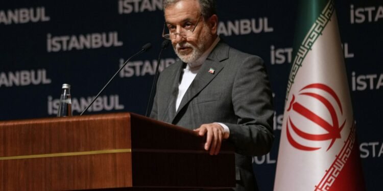 El ministro de Relaciones Exteriores de Irán visitará Pakistán para promover el diálogo con Estados Unidos