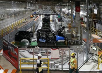 Sector Industrial: Un 20% de las Fábricas Prevén una Reducción en su Producción
