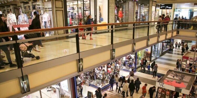 Inédito: más de 60 centros comerciales lanzan un evento de grandes descuentos ante la caída de ventas