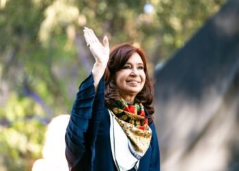 Cristina Kirchner se aproxima a un año de prisión domiciliaria y la tensión crece en el peronismo