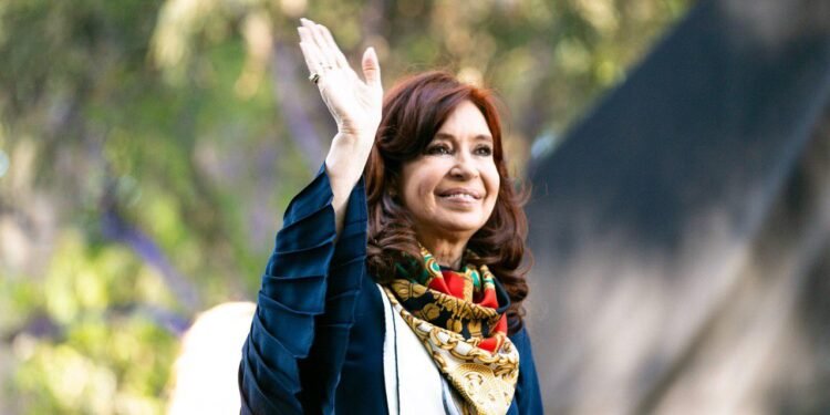 Cristina Kirchner se aproxima a un año de prisión domiciliaria y la tensión crece en el peronismo