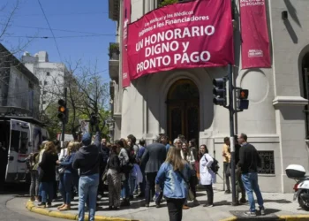 Paro Nacional de Médicos y Odontólogos en Reclamo de Mejores Honorarios