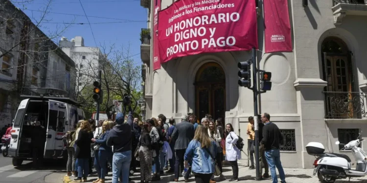 Paro Nacional de Médicos y Odontólogos en Reclamo de Mejores Honorarios