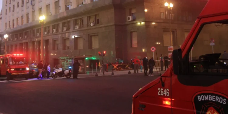 Evacuación de emergencia en el Ministerio de Economía por amenaza de bomba