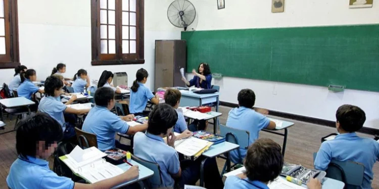 El Gobierno flexibiliza las cuotas en colegios privados: implicancias y efectos en las instituciones