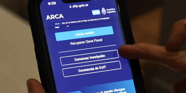 Nuevo esquema de ARCA para saldar deudas en hasta 18 cuotas: requisitos y beneficiarios