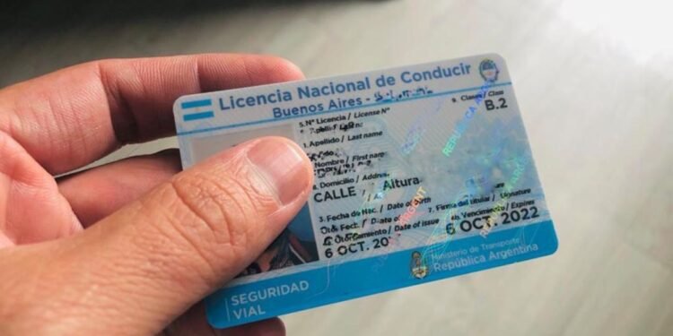 La Provincia de Buenos Aires implementa un nuevo sistema de licencias profesionales, genera críticas desde la oposición