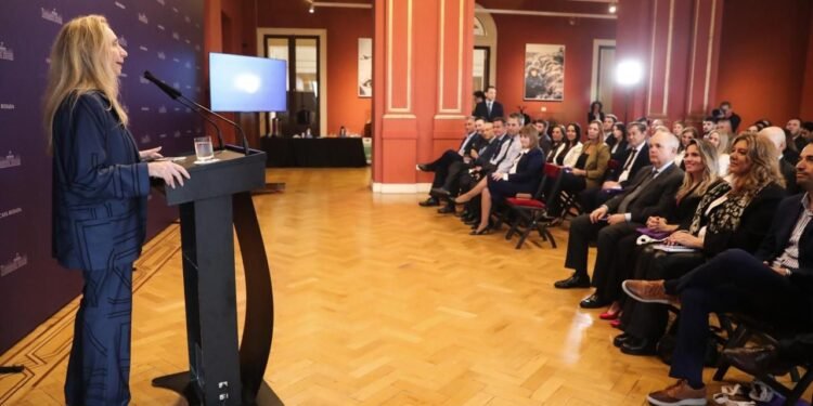 Reunión de la mesa política: un ambiente distendido, pendientes legislativos y la mirada en el Banco Central
