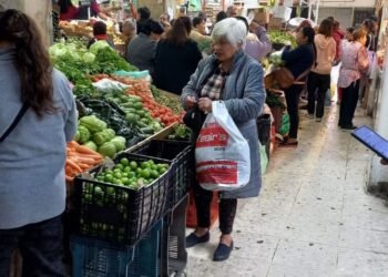 El consumo en junio registró su séptima caída interanual y cerró el primer semestre con un descenso del 1,7%