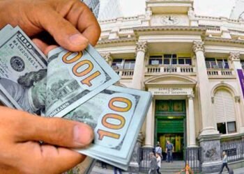 Reforma laboral: el BCRA autoriza el pago de salarios en dólares mediante cuentas sueldo