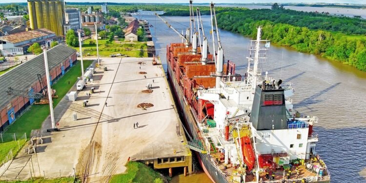 Conflicto en el puerto: el Gobierno implementa una reducción del 20% en tarifas de practicaje