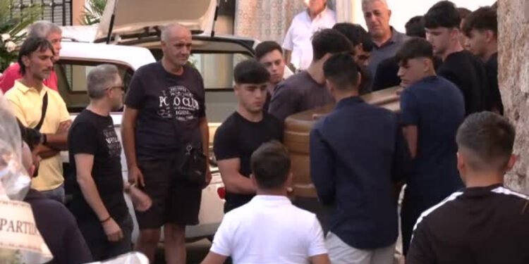 El profundo dolor de la familia de Juana Mailén Antonich en su despedida