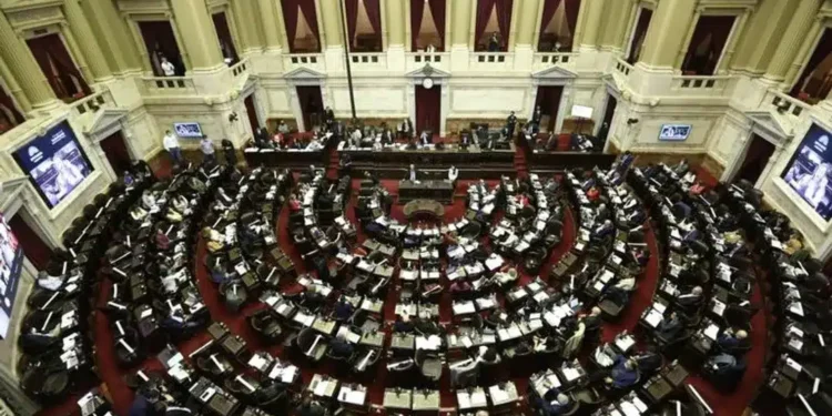 La mesa política se reúne para abordar las divisiones internas sobre el Presupuesto 2027
