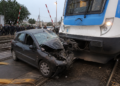 Accidente en el tren Sarmiento: vehículo impacta con la formación y se generan demoras