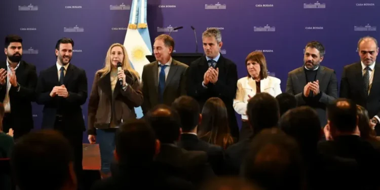 Los gobernadores mineros respaldaron al Gobierno en un encuentro con Karina Milei, Santilli y Caputo