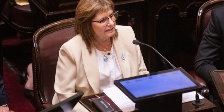 El Gobierno evalúa a Patricia Bullrich como potencial compañera de fórmula de Javier Milei para 2027
