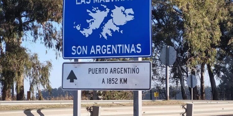 Malvinas: la ruta marítima que esquiva las sanciones argentinas y el desafío para Milei