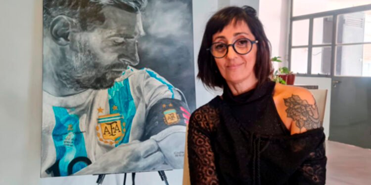 Vive en un pueblo de 300 habitantes y un gesto de Lionel Messi la convirtió en la pintora de la Selección argentina: “Me cambió la vida”