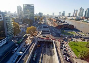 El Paseo del Bajo ampliará su horario para autos: cuándo podrán circular y cuánto costará